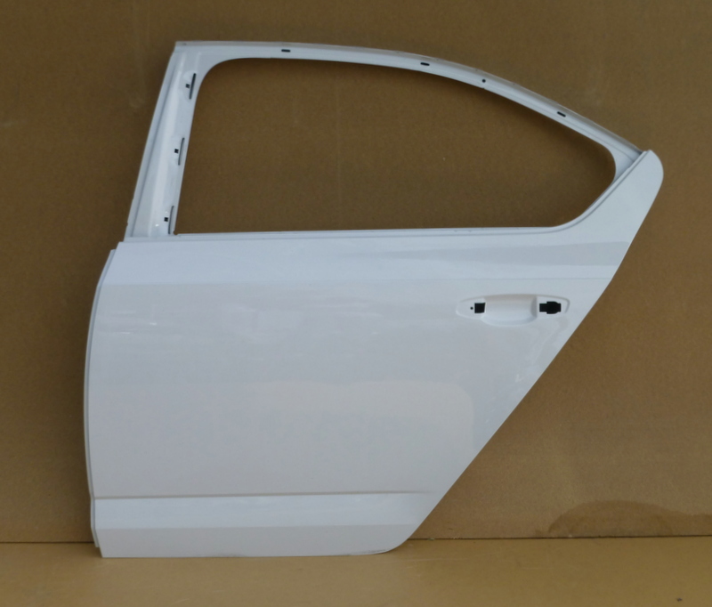 Dveře levé zadní Škoda Octavia III - liftback