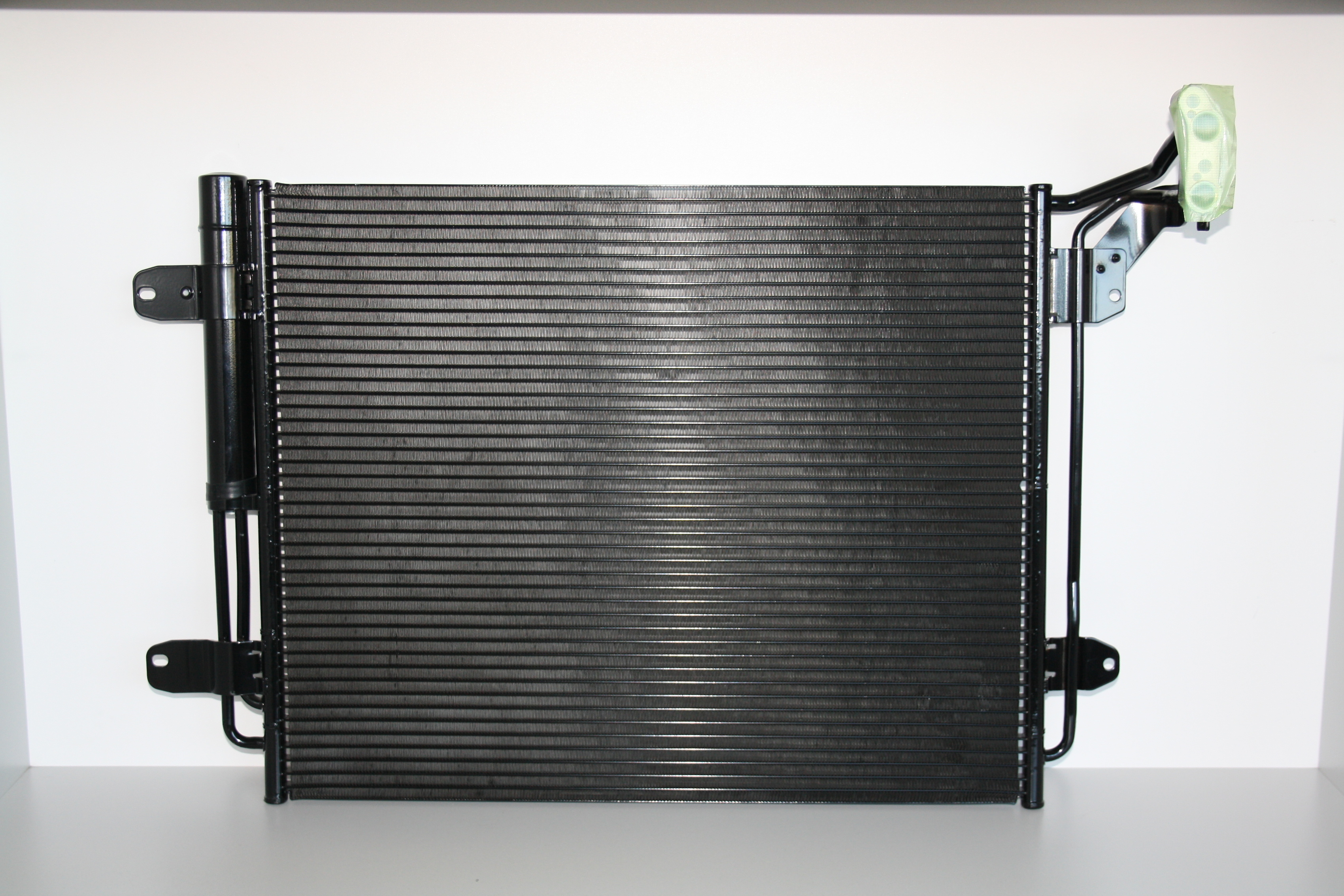 Chladič klimatizace (kondenzátor) - 5N0820411E pro VW Tiguan