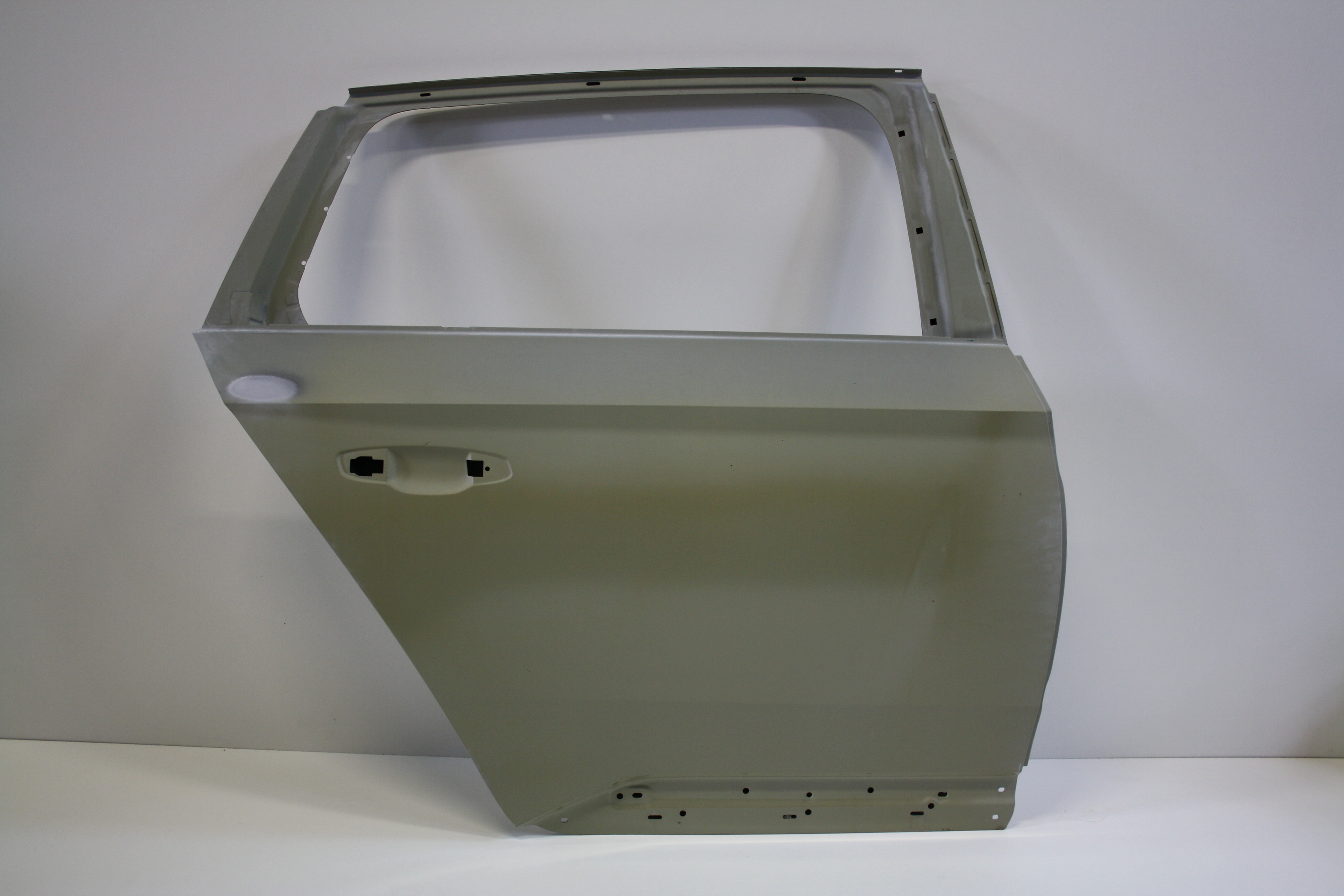 Dveře pravé zadní - Škoda Superb III kombi