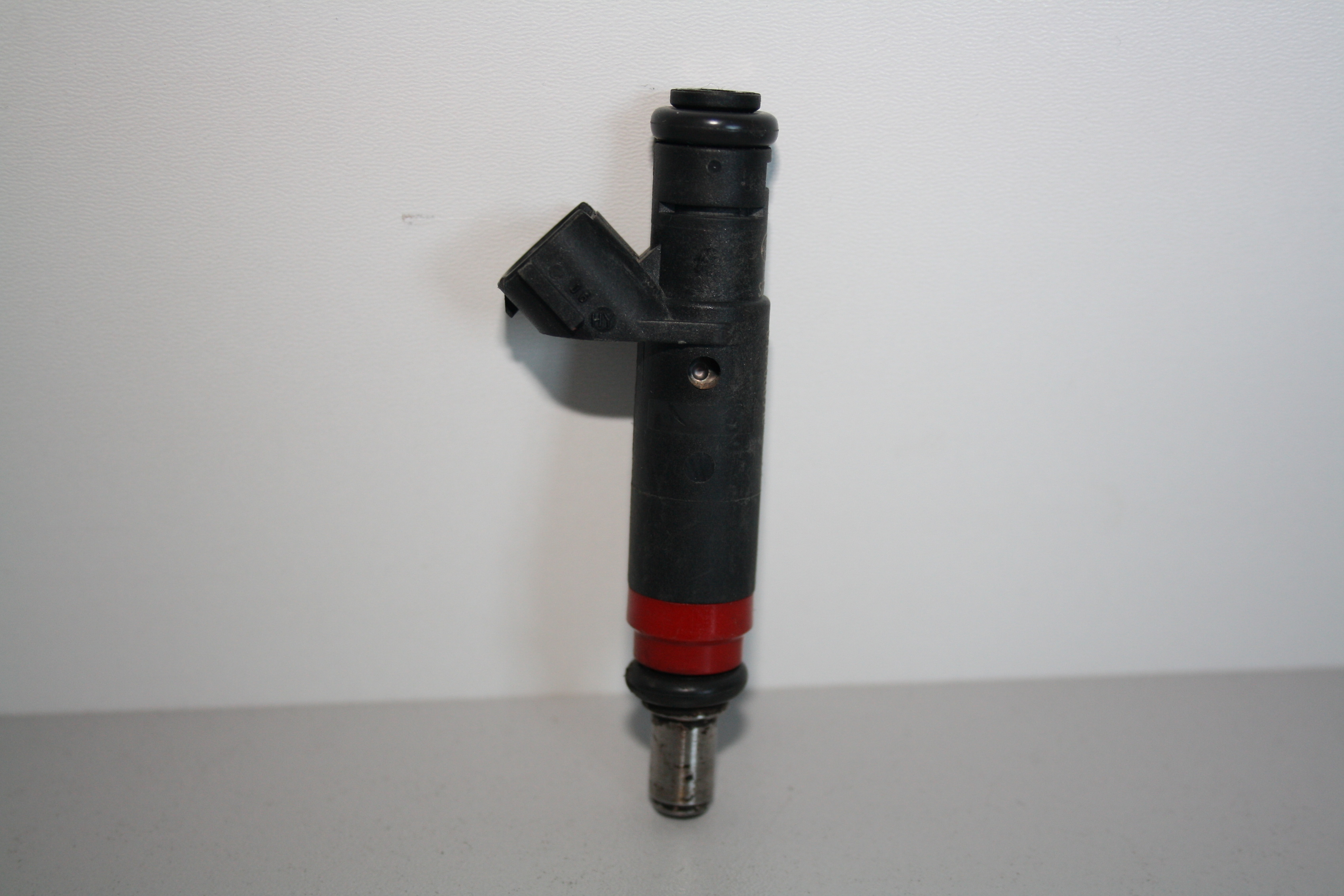 Vstřikovací ventil 03D906031C pro 1.2 6v HTP - použitý