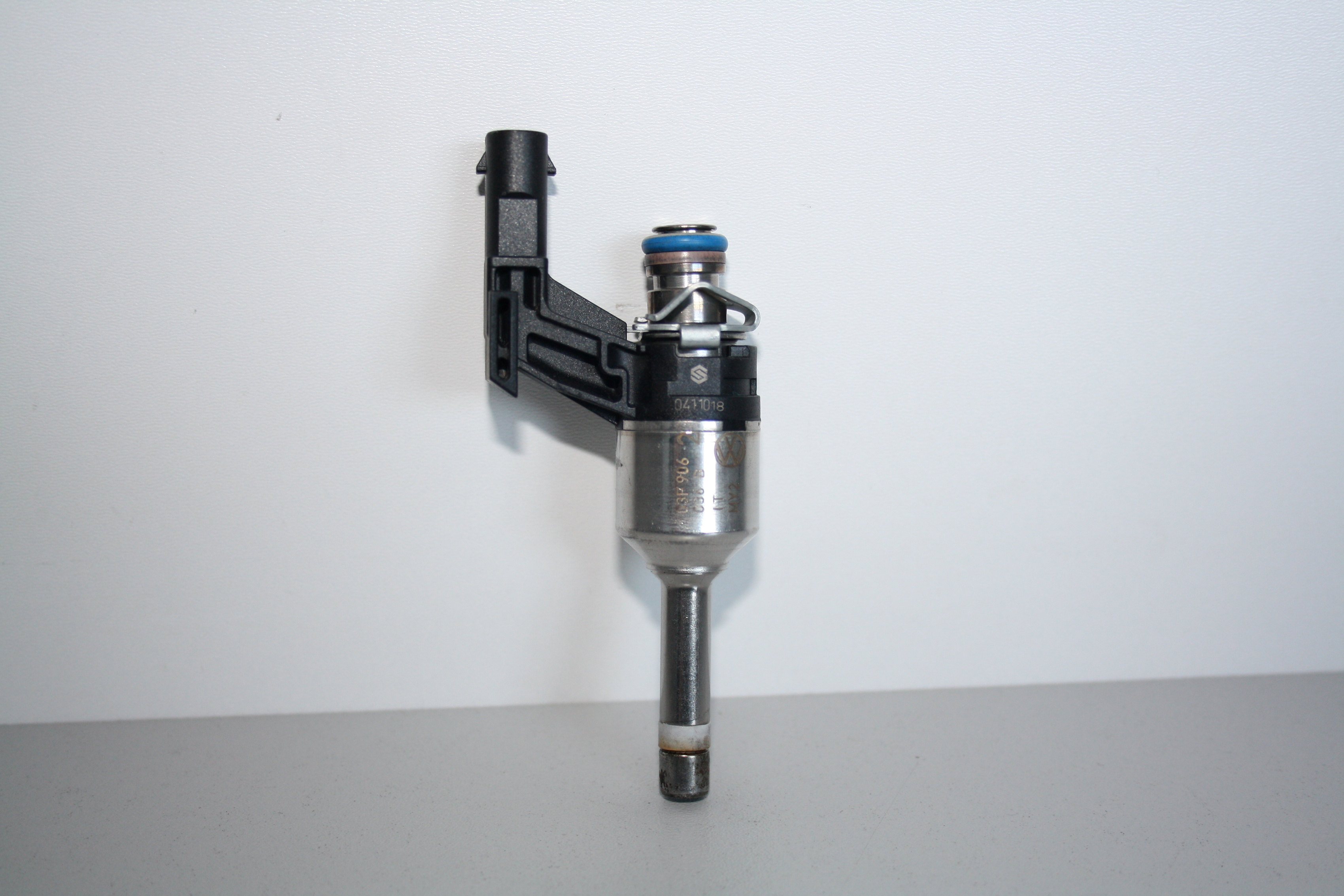 Vstřikovací ventil 03F906036B pro 1.2 TSI 