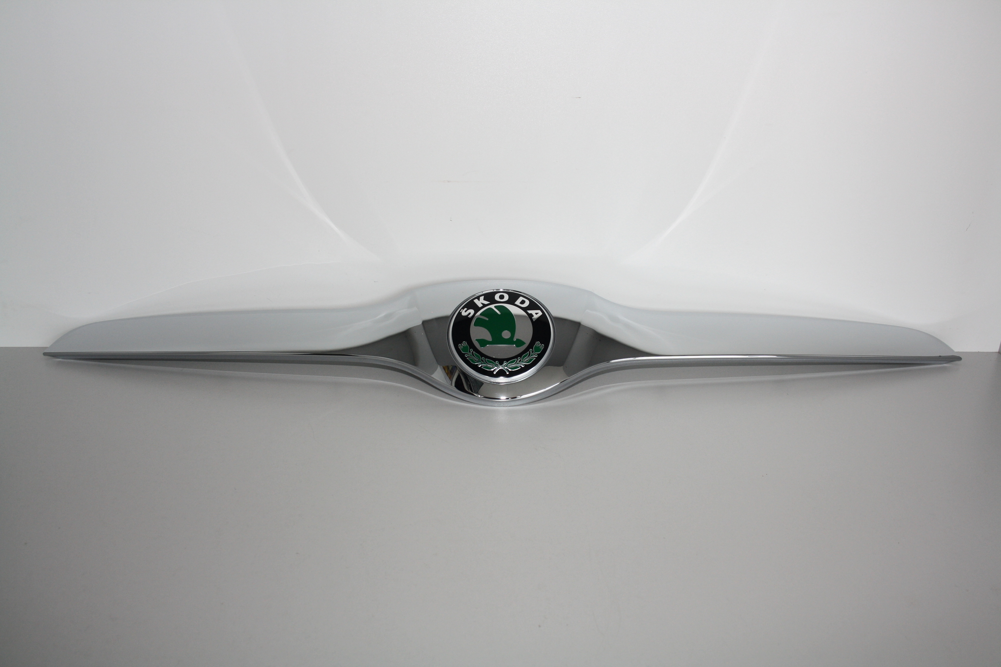 Lišta chromová se znakem - Yeti